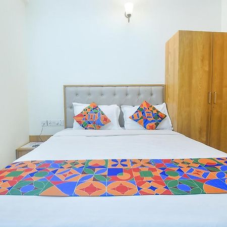 Fabexpress De Classio With Pool - Nr Candolim Beach Hotel Buitenkant foto