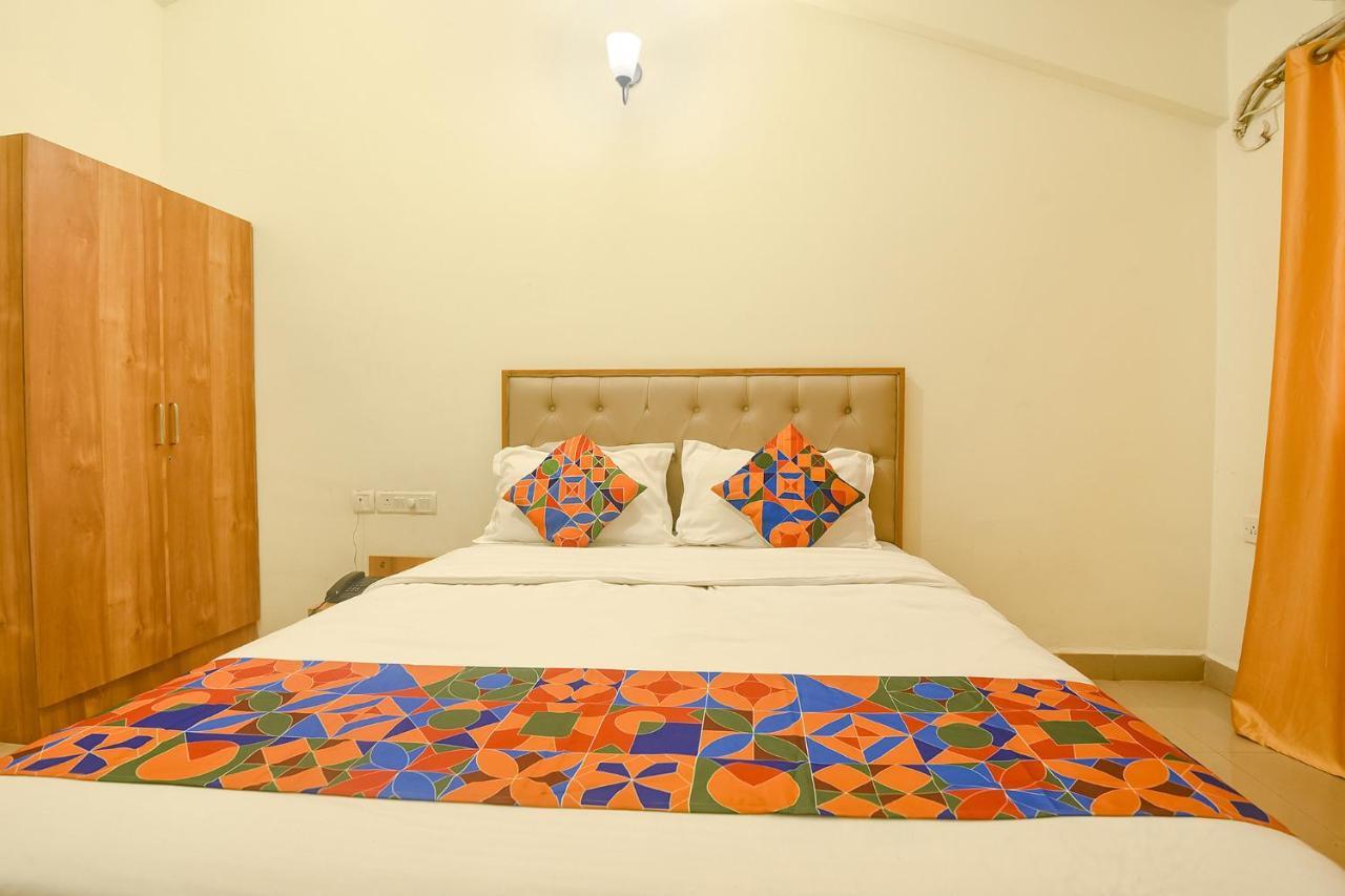 Fabexpress De Classio With Pool - Nr Candolim Beach Hotel Buitenkant foto